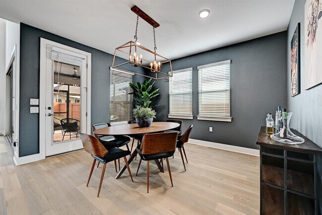 Building Photo - 8509 Silverthorne St