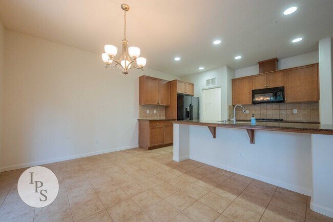 Building Photo - Harlan Ranch Clovis Home, 3BR/2BA, Amazing Community - Lots of Amenities!
