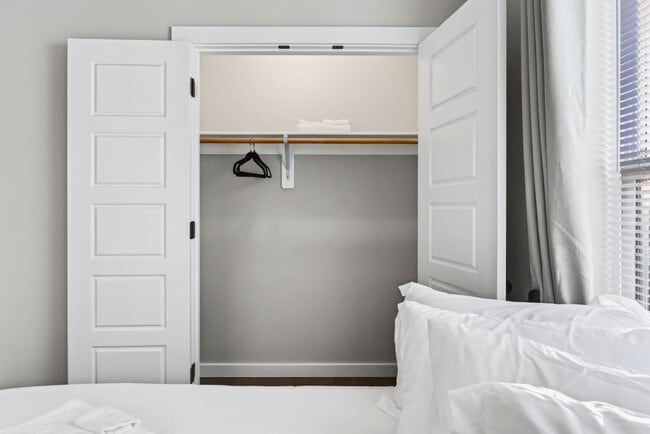 Building Photo - 518 Prospect St