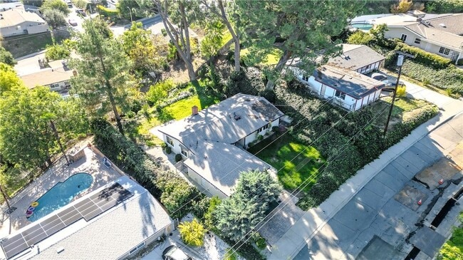 Building Photo - 20524 Rhoda St