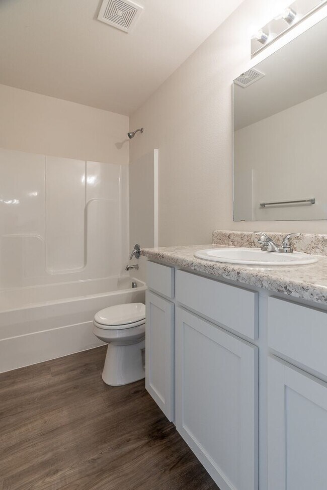 Building Photo - 3-bedroom 2 bath Home in Fayetteville!!