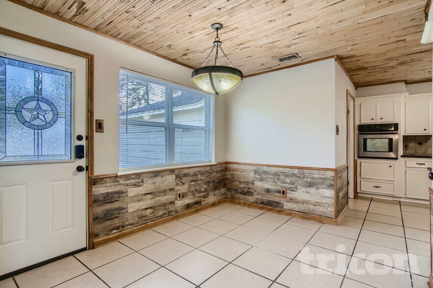 Building Photo - 7919 Annola Ln