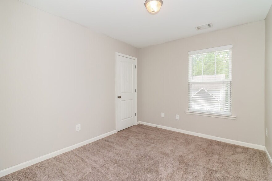 Building Photo - 412 Fieldcrest Dr