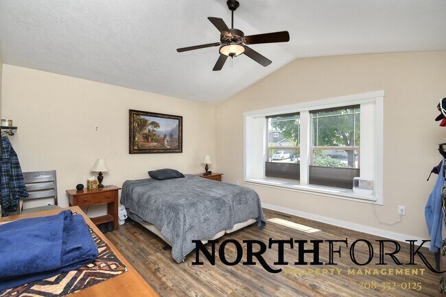 Building Photo - Superb Star Home With Move-in Credit opportunity - HOME IS NOT FURNISHED