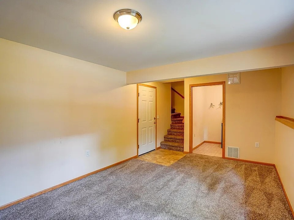 Building Photo - 1807 Carns Dr