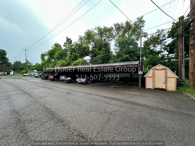 Building Photo - 1016 E. Greenlawn-8