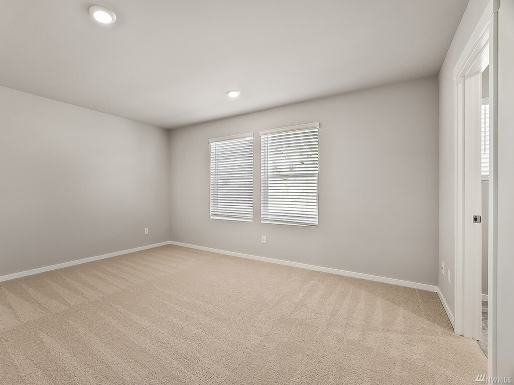 Spacious primary bedroom - 5746 Waverly Rd SW