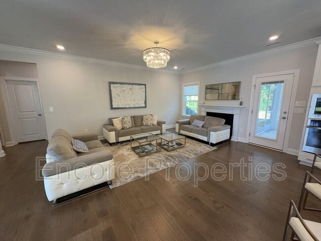 Building Photo - 2211 Montebell View Dr