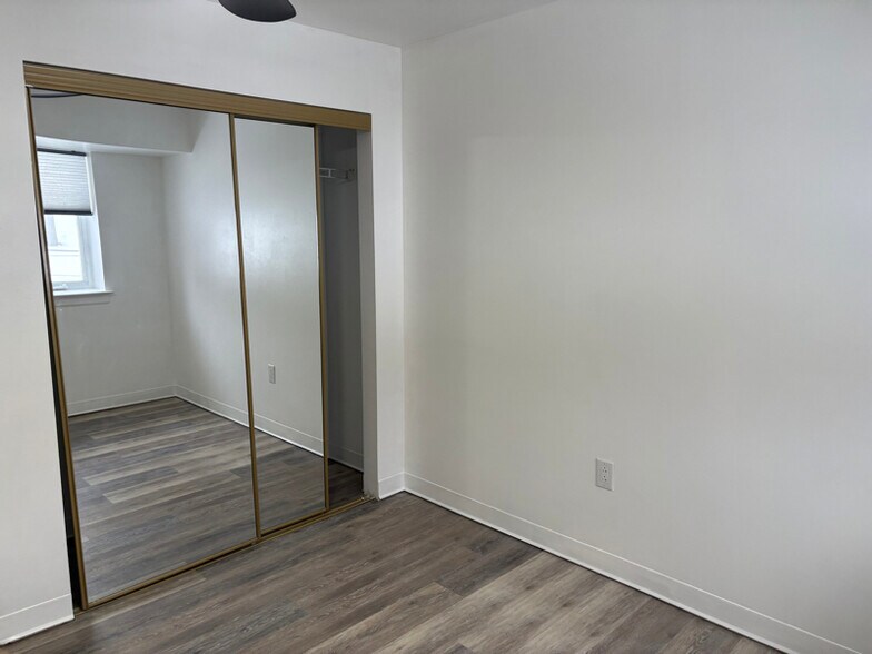 Building Photo - 150 N Main St