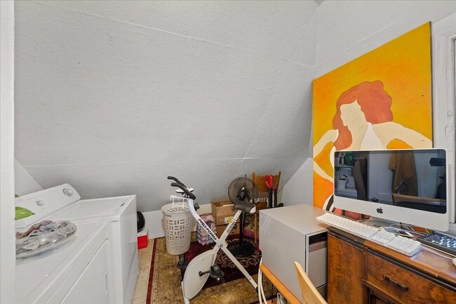 Building Photo - 2722 W Sinto Ave