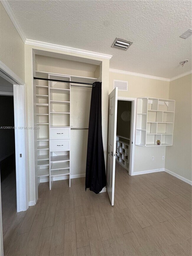 Building Photo - 5725 Tuscany Way
