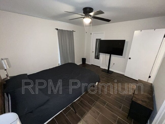 Building Photo - 4547 Alvin Dark Ave