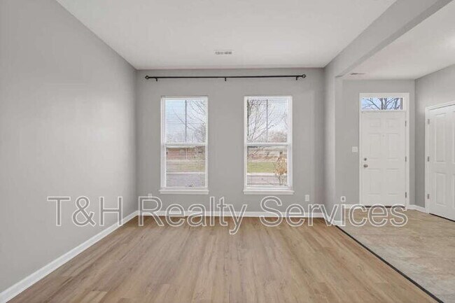 Building Photo - 156 Haugh St