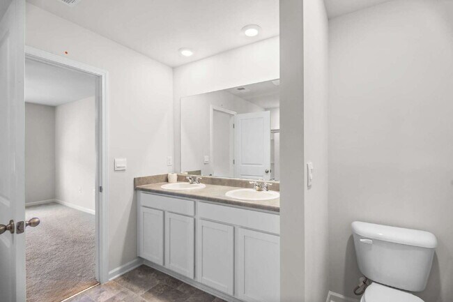 Building Photo - Trolley Run Townhome!