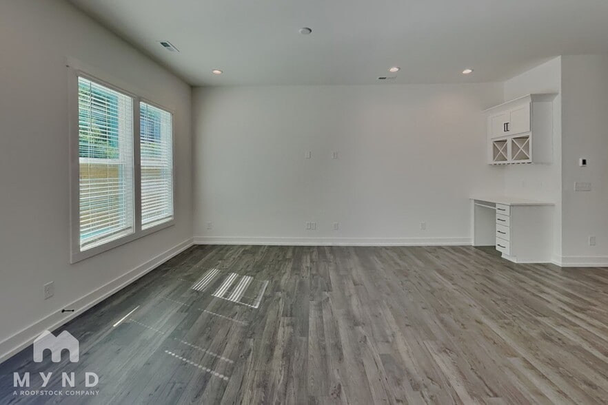 Building Photo - 1023 Trembeth Dr