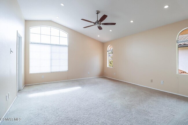 Building Photo - 1825 Golden Oak St