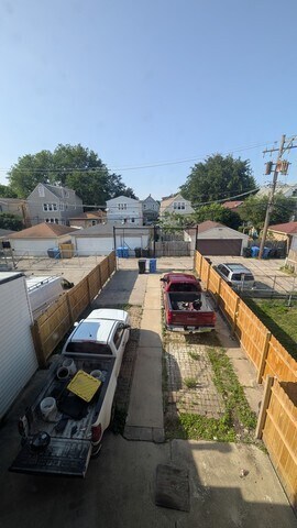 Building Photo - 5028 W Lawrence Ave