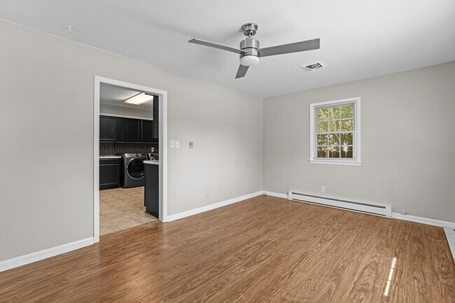 Building Photo - 3301 Marne Ave