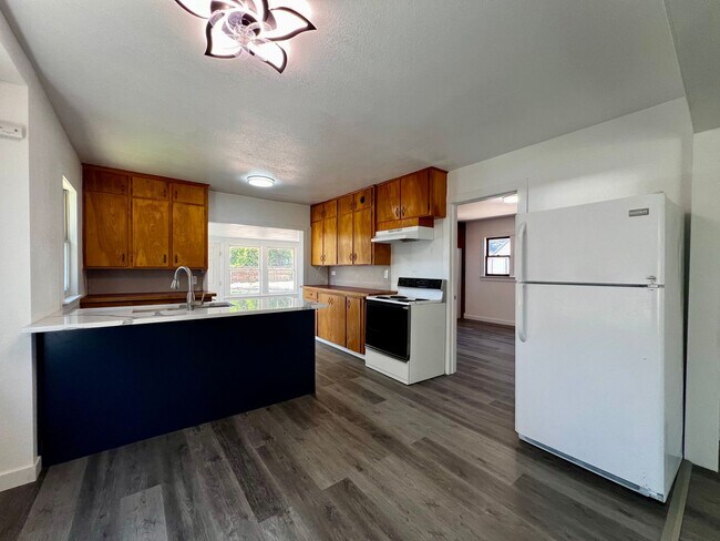 Building Photo - Non-Refundable & Security Deposit Total: $2100.00