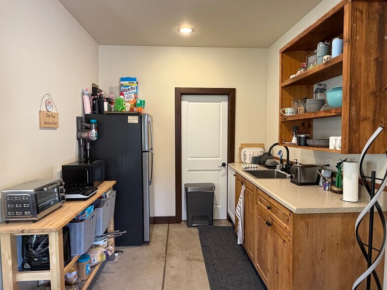 Building Photo - 107 Pinyon Mesa Dr