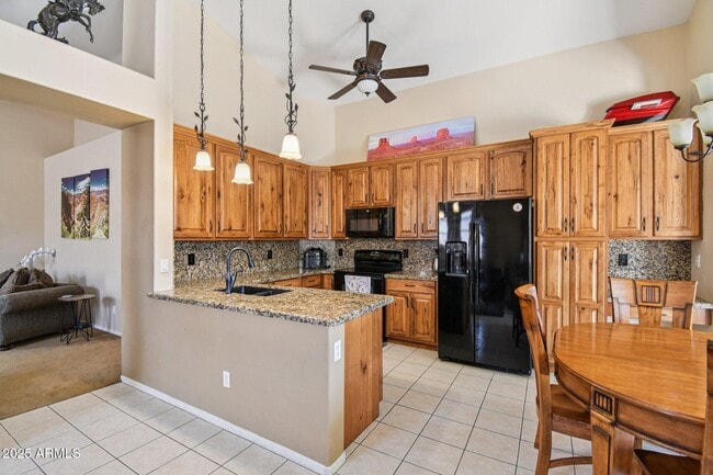 Building Photo - 2633 E Calle Del Norte Dr