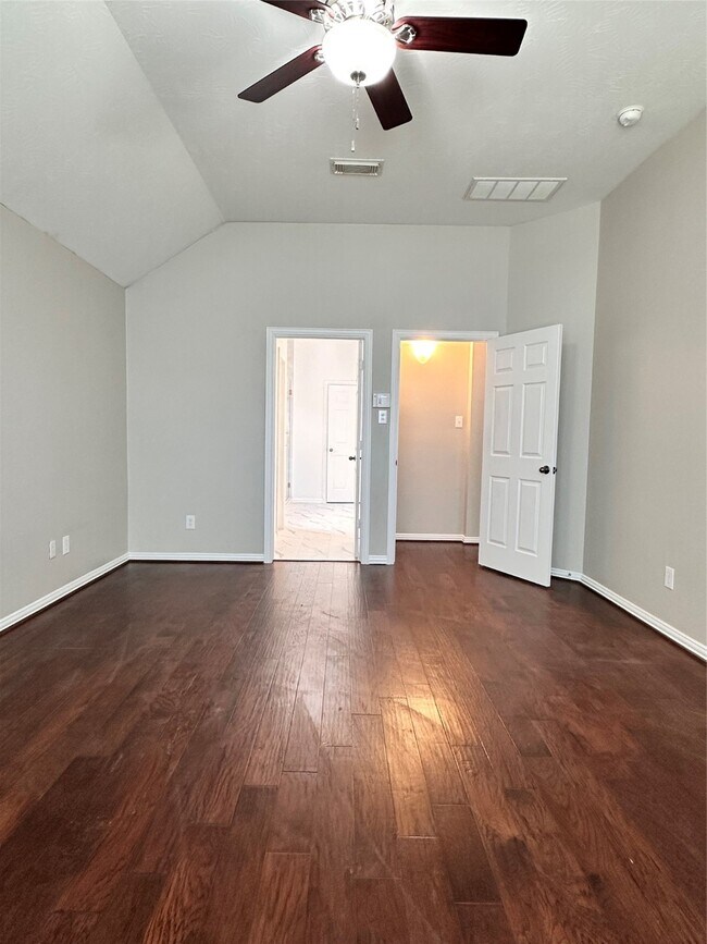 Building Photo - 18507 S Raven Shore Dr