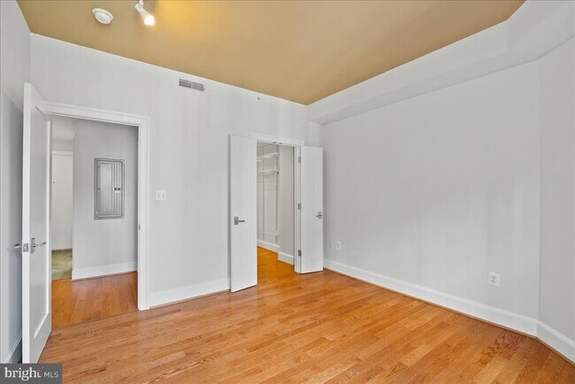 Building Photo - 3220 17th St NW