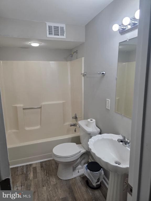 Building Photo - 6501 Royal Oaks Dr