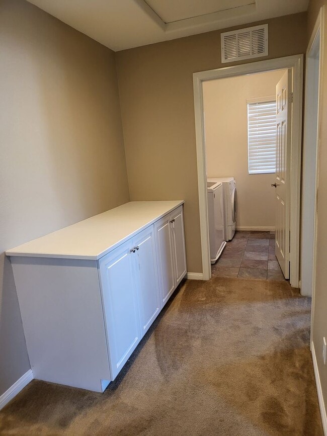 Building Photo - Otay Ranch 3 bedroom 2.5 bath 1917 sqft 2 ...