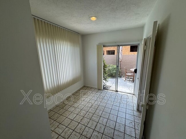 Building Photo - 430 Avenida Ortega