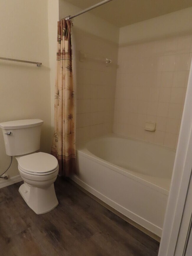 Building Photo - Orlando Park Central Gated Resort Style Co...