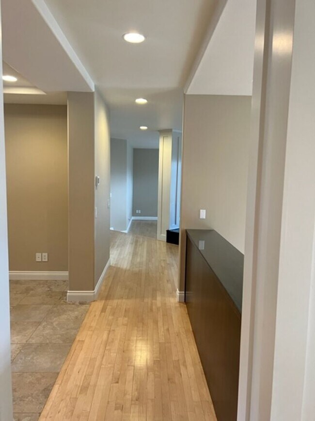 Building Photo - SPACIOUS & STYLISH CUSTOM HOME- 4 BEDROOMS...