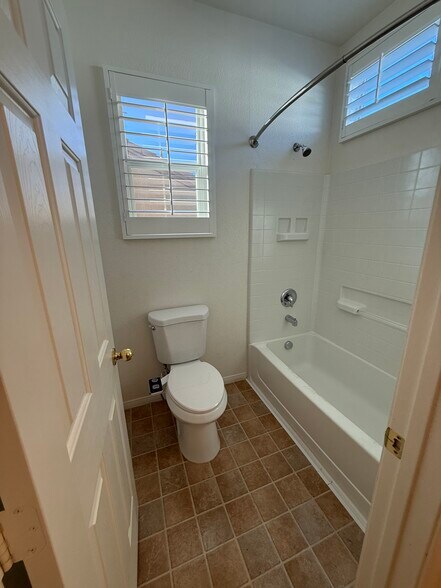 Building Photo - 10187 Sunshine Village Pl