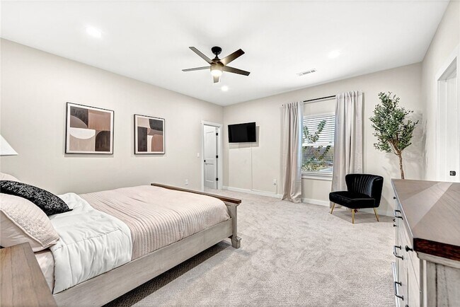 Building Photo - 1433 S Duncan Ave