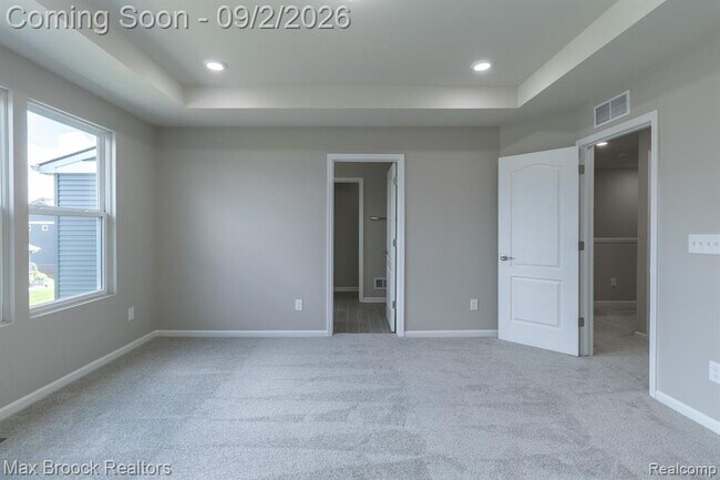 Building Photo - 4819 Glenora Dr