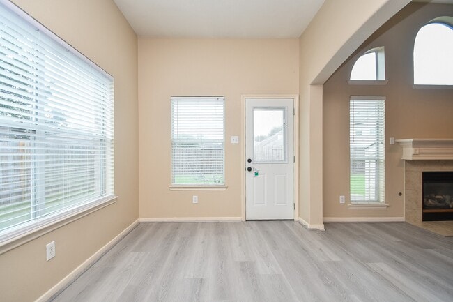 Building Photo - 15114 Snow Hill Ct