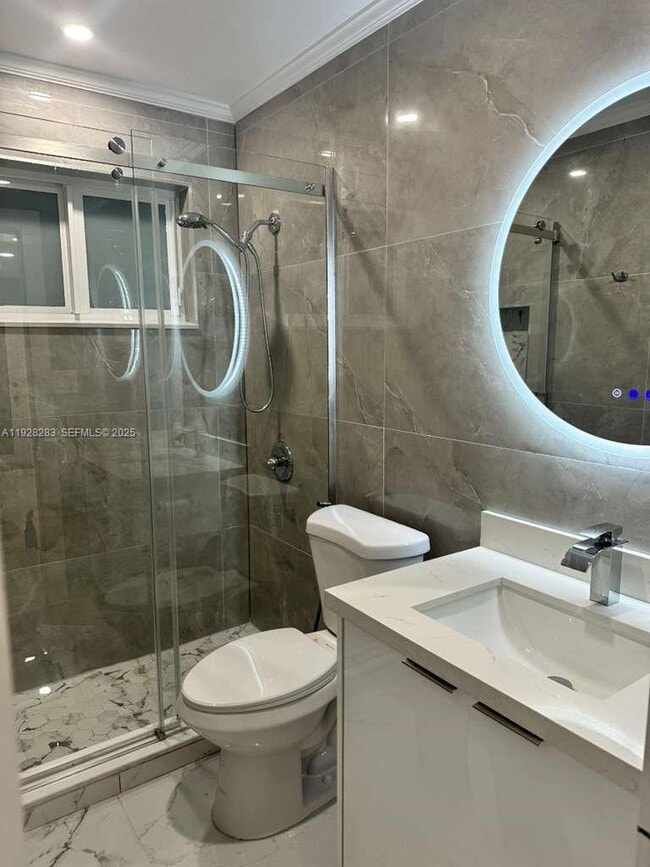 Building Photo - 4960 SW 28th Terrace