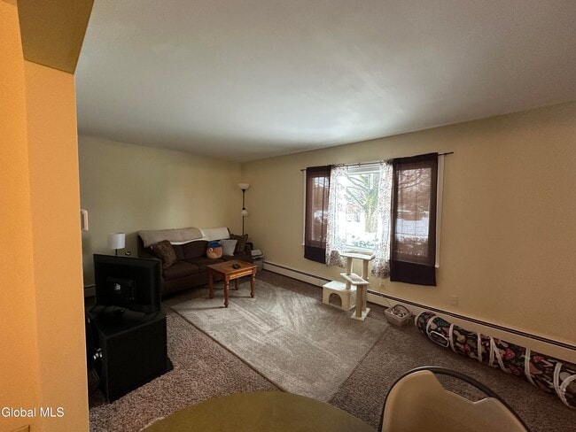 Building Photo - 4 University Pl