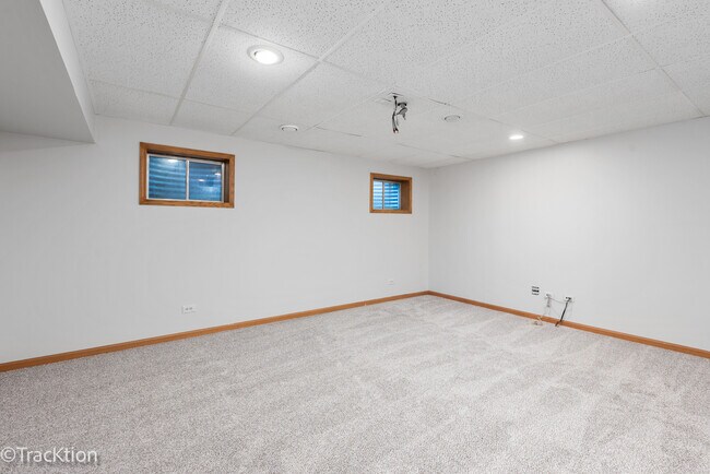 Building Photo - 3081 Barnstable Ct