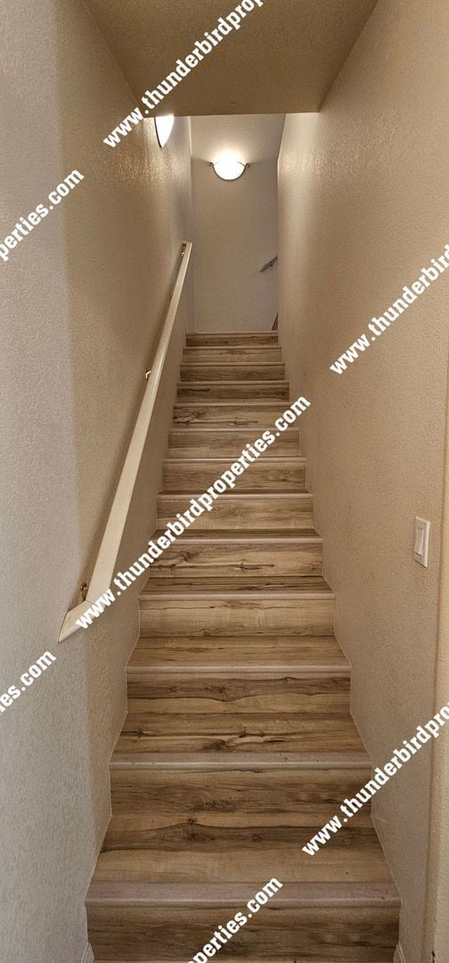 Building Photo - Gated Community 2 Bedroom, 2.5 Bathroom, 2 Car Garage, Upstairs Loft & Backyard. Available NOW!