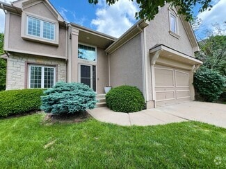 Building Photo - Charming 3-Bedroom Home with Spacious Back...
