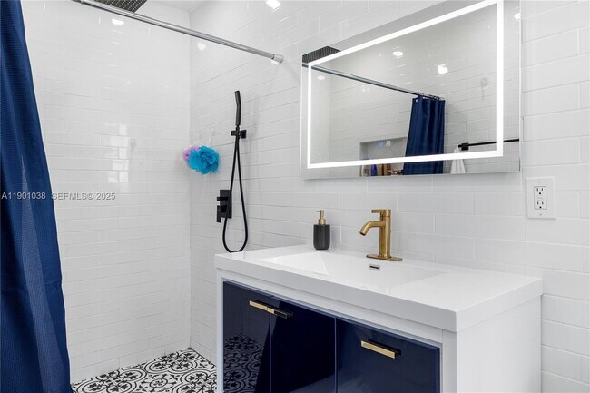 Building Photo - 8926 Abbott Ave