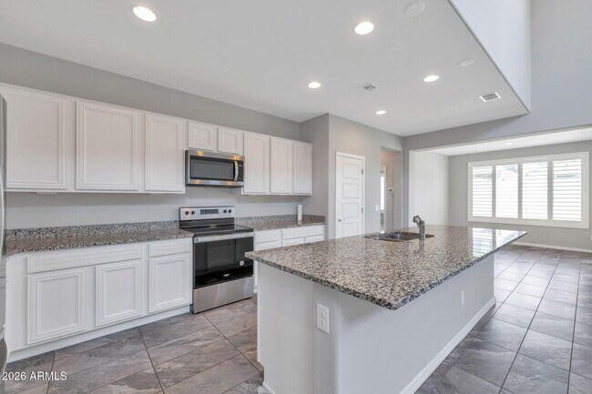 Building Photo - 5819 N 88th Ln