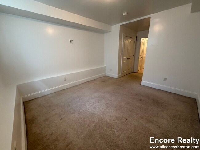 Building Photo - 157 M St