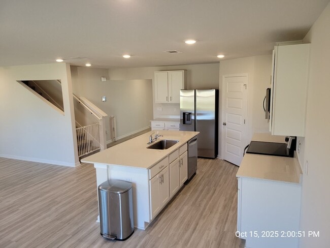 Building Photo - Large Family Home in Central Crestview