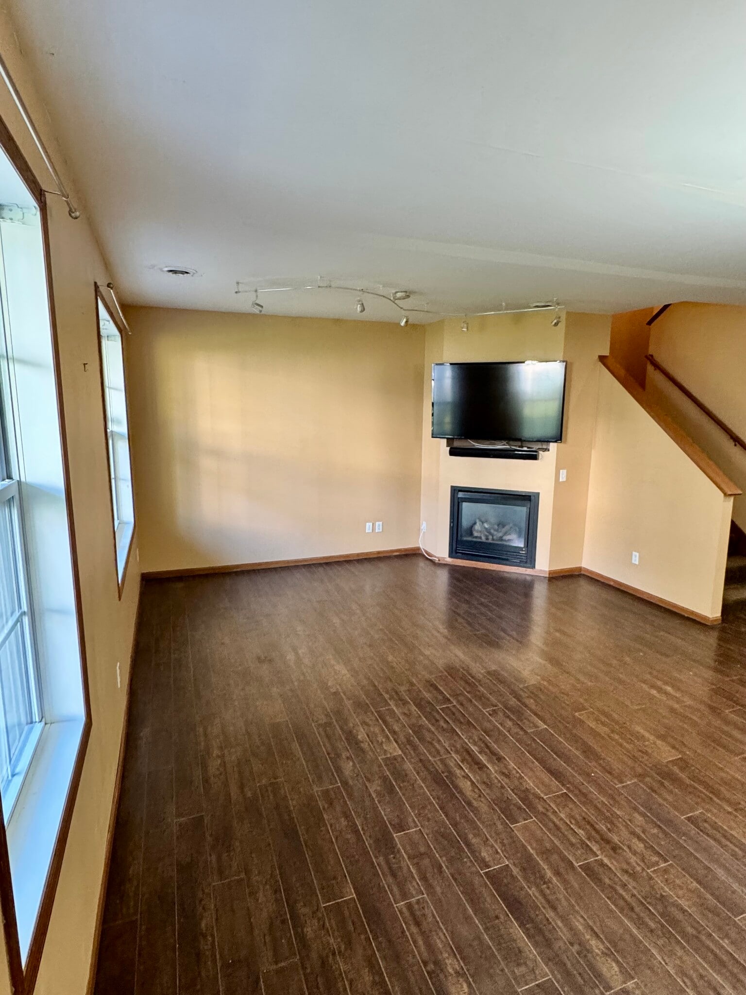 ATT** Current photo NOT updated yet, new interior photos coming once remodel complete - 6819 Narcissus Ln N