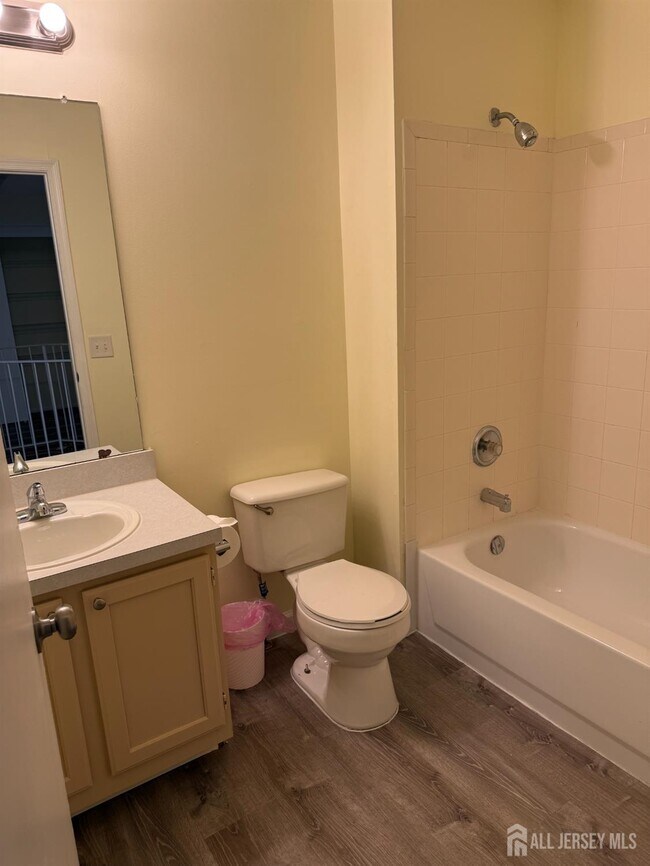 Building Photo - 813 Plymouth Rd