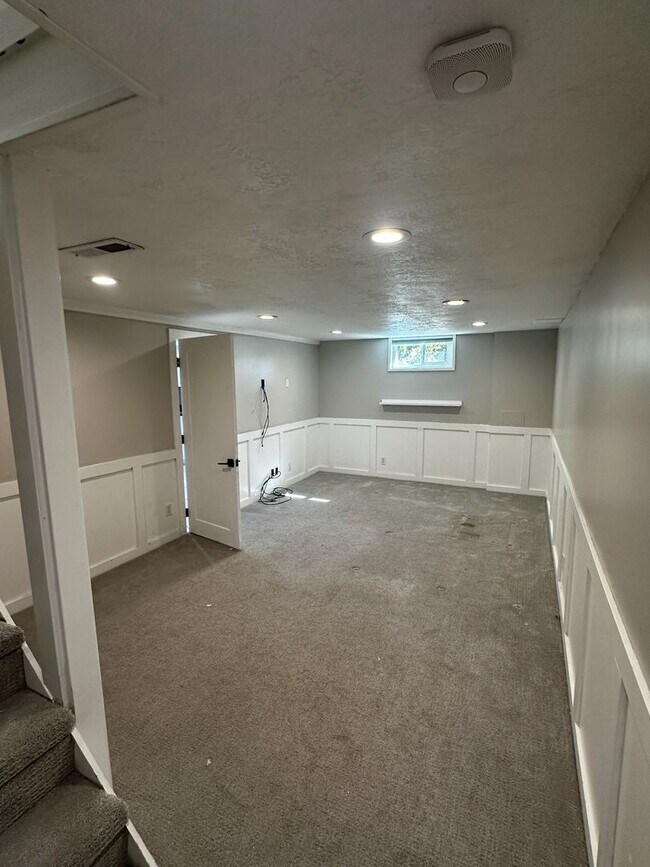 Building Photo - 1638 E 3150 S