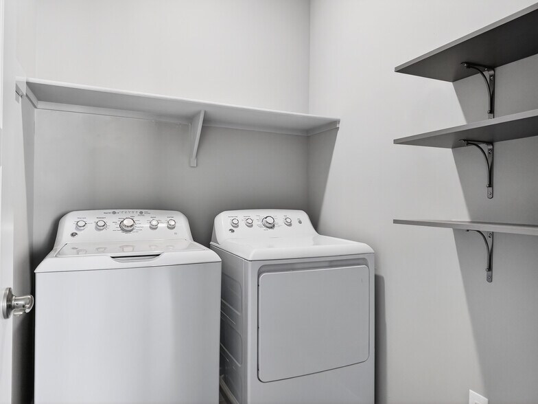 Building Photo - 8460 N 22nd Dr