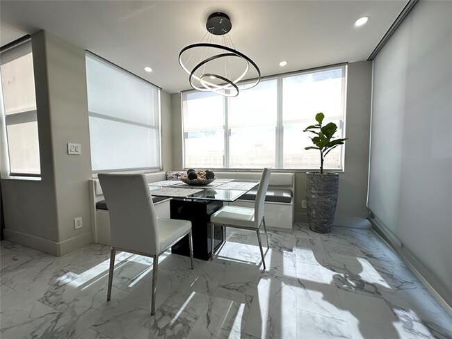 Building Photo - 3015 N Ocean Blvd